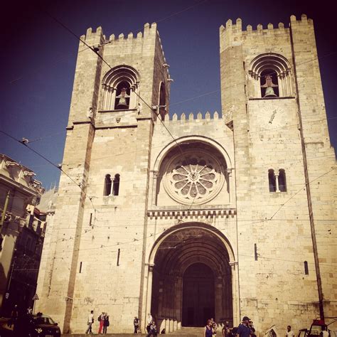 #Lisbon cathedral with all its stunning gothic architecture | Barcelona cathedral, Cathedral ...