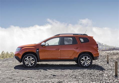 Foto Nuova Dacia Duster 2021 Tce 150 Cv Arizona Orange Patentati