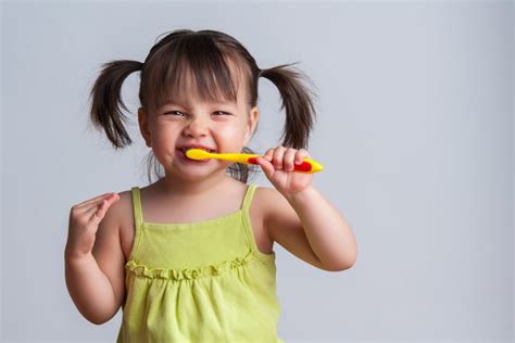 The perfect kids’ toothbrush. - Tuxedo Dental Group