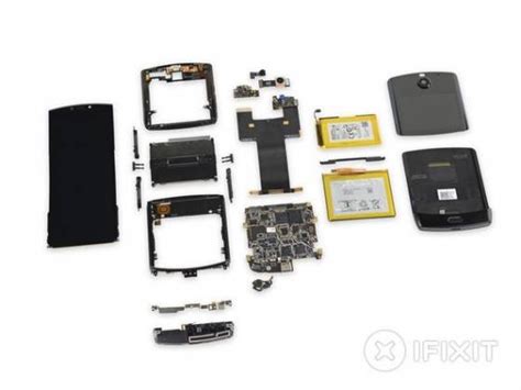 Motorola Razr Teardown See How Repairable The Foldable Phone Is