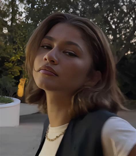 Zendaya Shows Off Blonde Bob After Winning Best Actress In Euphoria