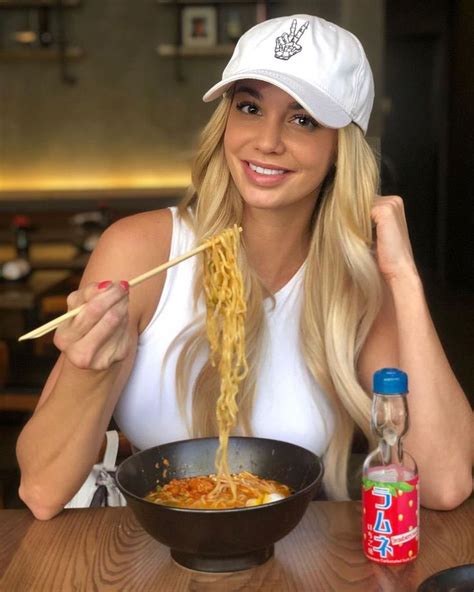 Instagram Crush Caitlin Arnett 22 Photos Suburban Men In 2022 Will Arnett Instagram