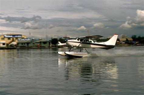 Free Stock Photo of seaplane landing 3 | Download Free Images and Free Illustrations