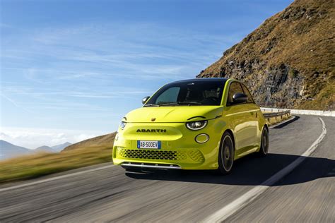 Abarth 500e a fost dezvăluit Este primul model electric al mărcii