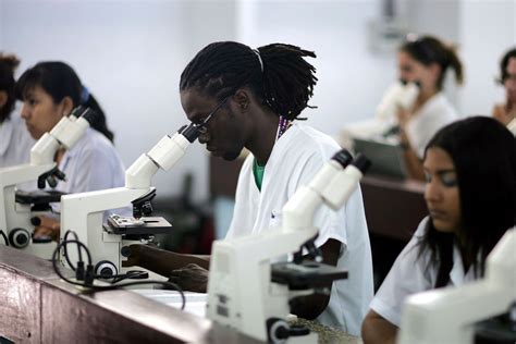 La Salud Pública En Cuba Desde La Revolución De 1959