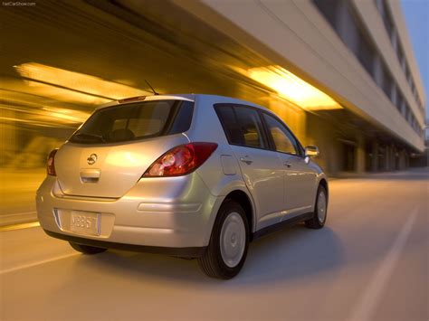 Nissan Versa SL 5 Door Hatchback 2009