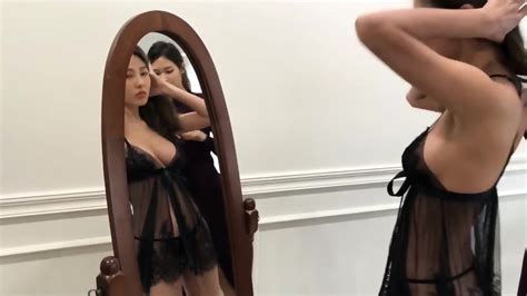 Vietnamese Beauty Model JUSU Big Tits
