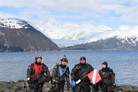 Diving at Smitty’s Cove in Whittier, AK (03/25/2017)