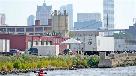 Public boat launches on Lake Michigan, Milwaukee, Kinnickinnic rivers