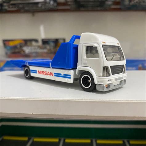 Jual Hotwheels Aero Lift Nissan Diorama Shopee Indonesia