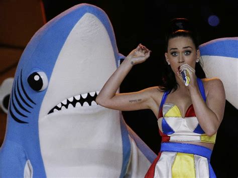 Super Bowl Who Is The Left Shark Business Insider