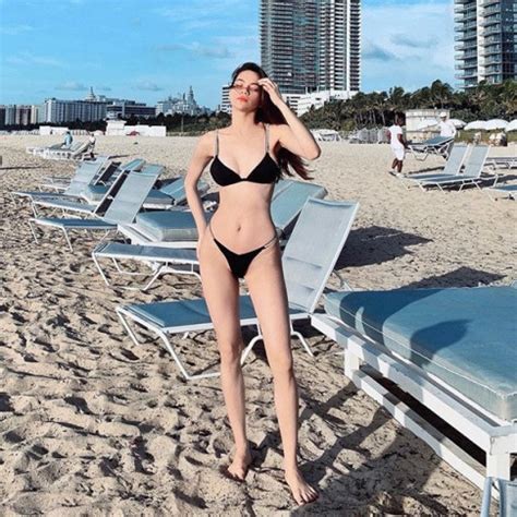 Hồ Ngọc Hà khoe ảnh diện bikini mỏng manh mừng sinh nhật tuổi HOCHOIMOINGAY