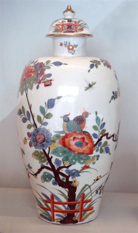 Clignancourt porcelain 
