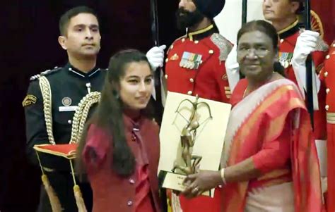 Delhi Para Archer Sheetal Devi Received The Arjuna Award From