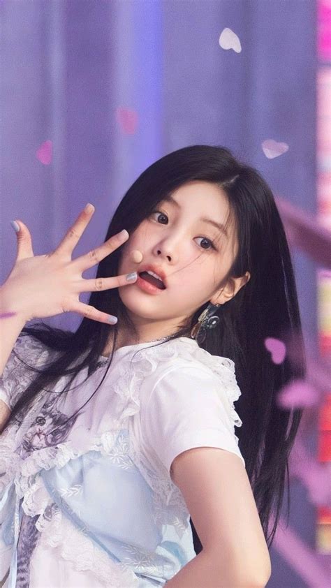 wonhee illit wallpaper | Nữ thần, Kpop, Hình nền