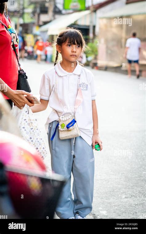 Filles thaïlandaises dans pattaya Banque de photographies et dimages à