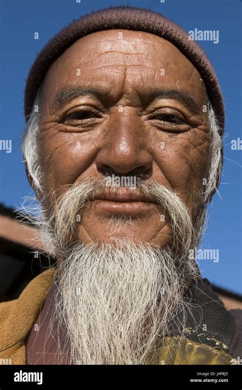 Buddhist Monk Bhutan Hi Res Stock Photography And Images Alamy