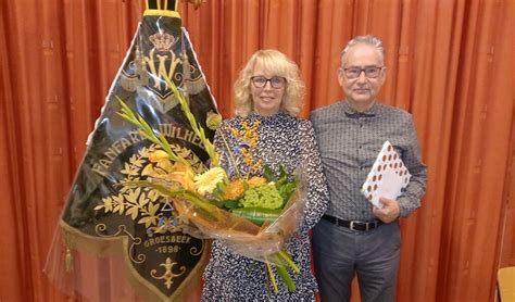 Fanfare Wilhelmina Neemt Na 18 Jaar Afscheid Van Dirigent Louis Van De