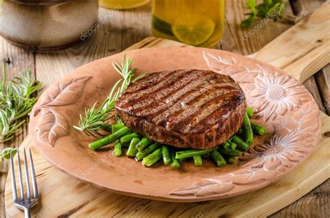 Beef sirloin steak Stock Photo by ©Peteer 117488550