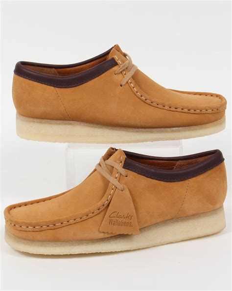 Clarks Originals Wallabee Shoe In Suede Camelmoccasingumshoe