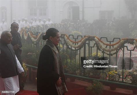 130th Foundation Day Of Congress Party Photos And Premium High Res