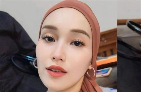 Ivan Gunawan Bagi Bagi Thr Hijau Dan Merah Ayu Ting Ting Kena