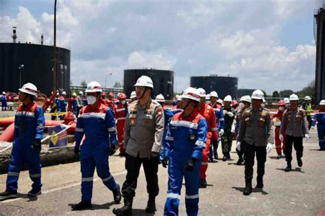 Goriau Ledakan Kilang Pertamina Di Dumai Kapolda Riau Pastikan Stok