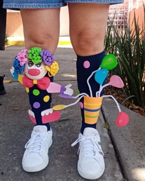 Una Manera Divertida Para Decorar Tus Calcetines Fofucha De Payaso Por