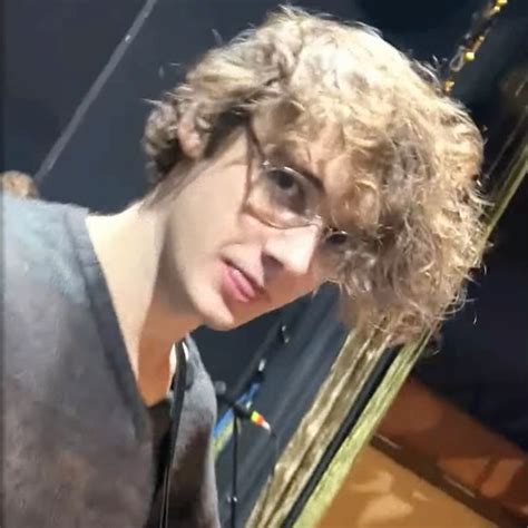 Pin by 𝔎𝔩𝔞𝔯𝔞 on Zapisane na szybko Hot british men Wilbur Pretty boy swag