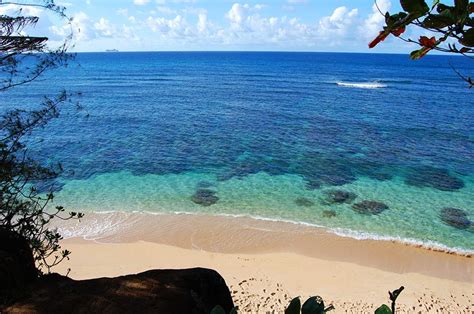 Hideaways Beach (Pali Ke Kua Beach), Kauai | To-Hawaii.com