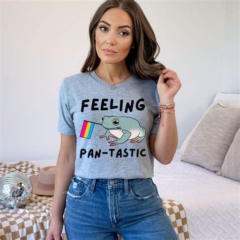 Feeling Pan Tastic Pansexual Pride Flag Cute Pride Month Frog T Shirt