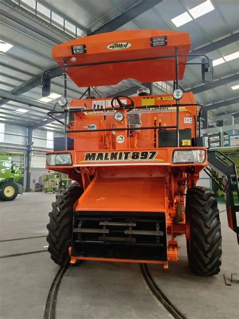 Feet Stainless Steel Malkit Self Propelled Combine Harvester