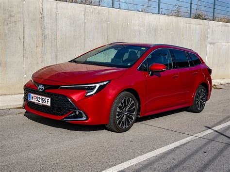 Toyota Corolla TS 1 8 Hybrid Active Drive Testbericht AutoGuru At