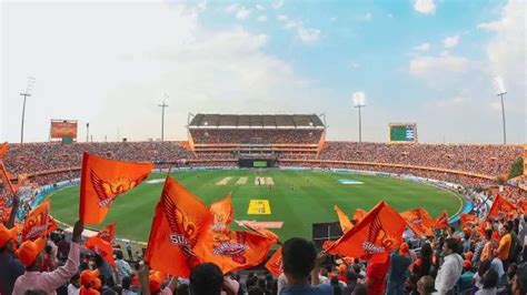 Srh Vs Gt Pitch Report राजीव गांधी क्रिकेट स्टेडियम हैदराबाद की पिच