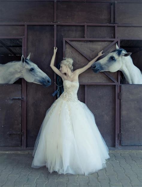 Pin Di Fina Moreno Su Vestidas De Blanco Matrimonio Foto Di Moda Spose