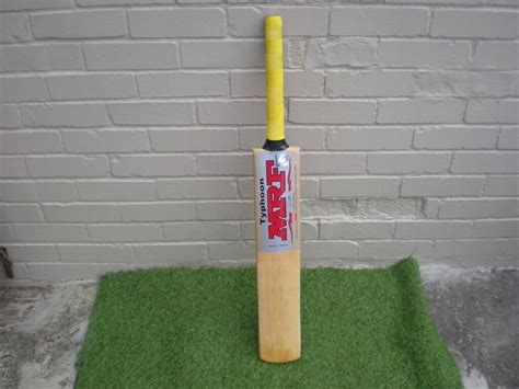 ADULT CRICKET BAT. SACHIN TENDULKAR. | in Heywood, Manchester | Gumtree