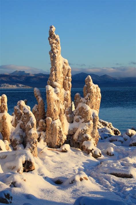 Mono Lake stock photo. Image of blue, formation, hiking - 15488252