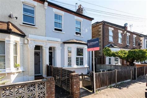 Property Valuation First Floor Flat 107 Byrne Road London