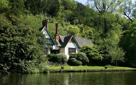 Sleeping On The River The Best Places To Stay On The River Thames