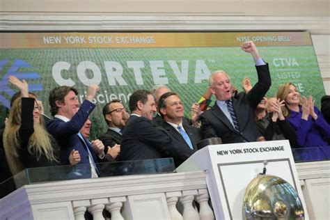 Agriculture Company Corteva Plans to Lay Off 5% of Global Workforce - WSJ