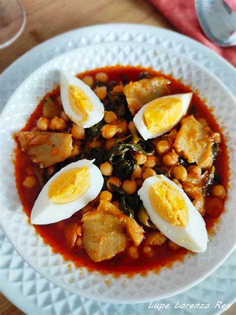 Potaje De Garbanzos Con Bacalao Y Brotes De Espinacas Frescas