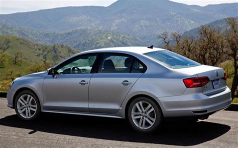 JORNAL R 7ª Novo VW Jetta 2015 reestilizado chega ao Brasil em outubro