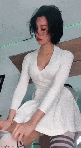 Hot Girls GIFs ThBlog