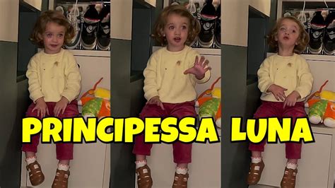 Luna Marì seduta parla con Santiago e Nonna Veronica Cozzani e gli dice