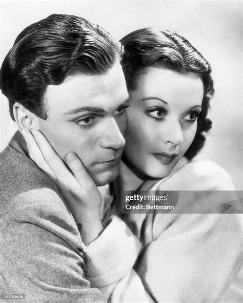 Vivien Leigh And Laurence Olivier In A Publicity Photo In 1939 They