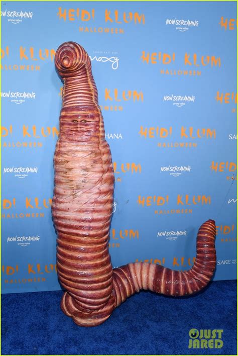 Heidi Klums Halloween 2022 Costume Was A Worm On A Hook With Husband