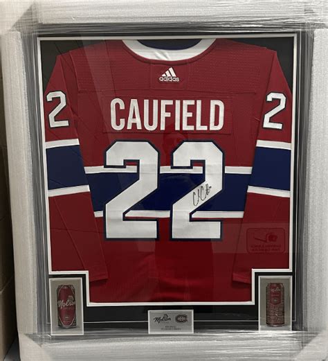 Chandail Encadr Et Autographi De Cole Caufield Encan De Golf Des