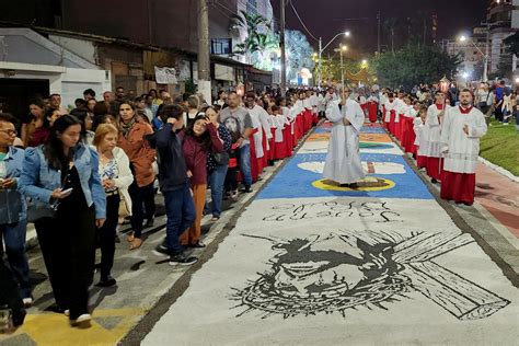 Corpus Christi Tapetes Missa E Prociss O Marcam Celebra O Da F