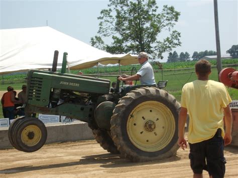 8 Action-Packed John Deere Tractor Pull Photos