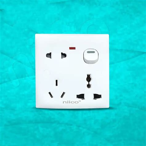 Niico Classic 6 Pin Wall Switch Socket White